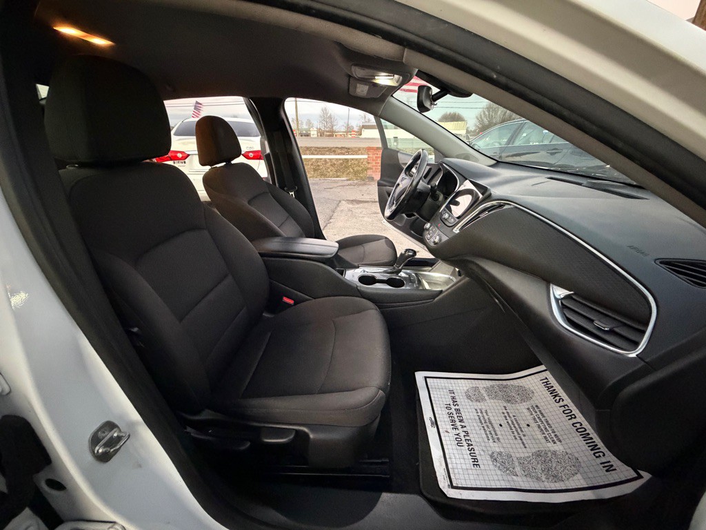 2018 Chevrolet Malibu Image 9