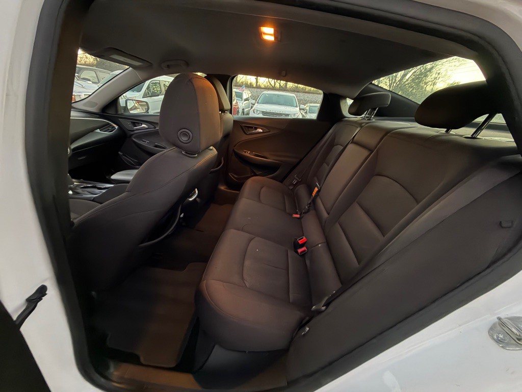 2018 Chevrolet Malibu Image 10