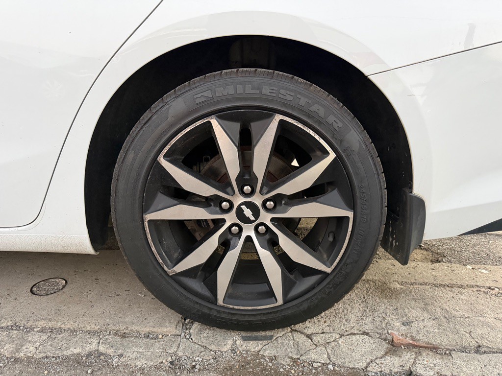 2018 Chevrolet Malibu Image 16