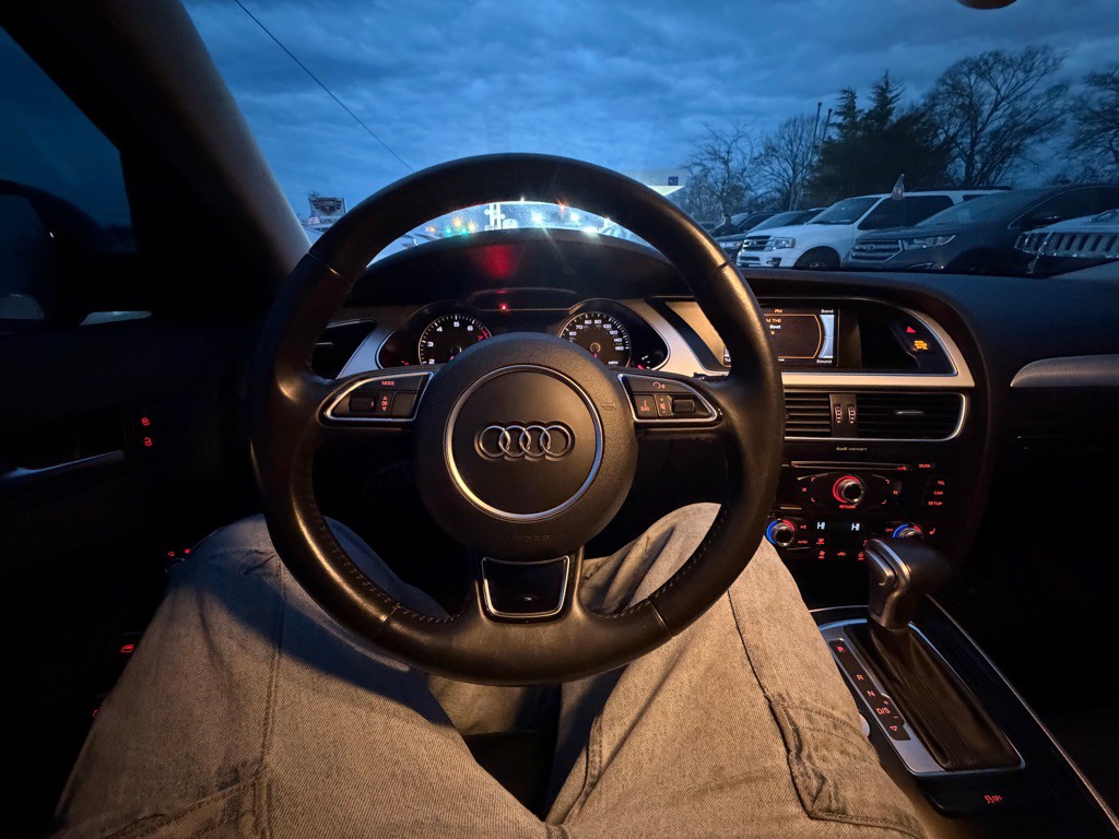 2016 Audi A4 Image 12