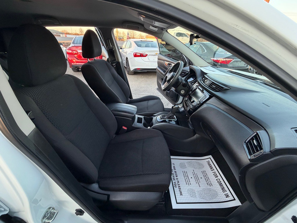 2020 Nissan Rogue Image 10