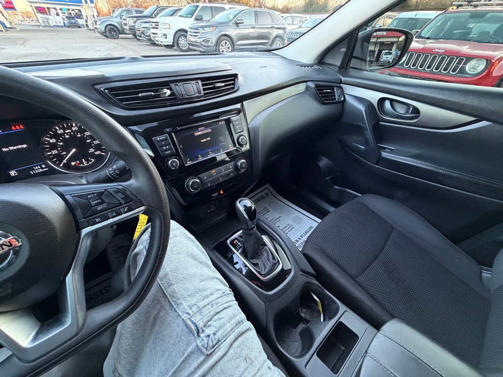 2020 Nissan Rogue Image 15