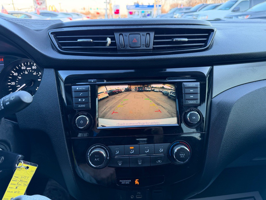 2020 Nissan Rogue Image 16