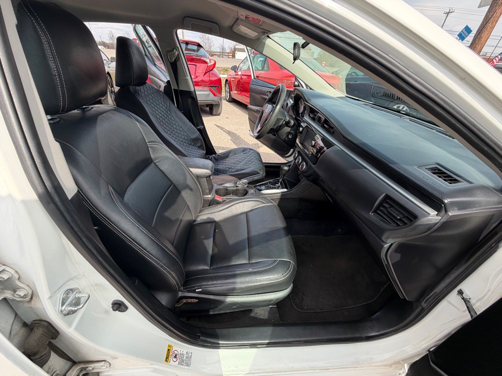 2016 Toyota Corolla Image 9