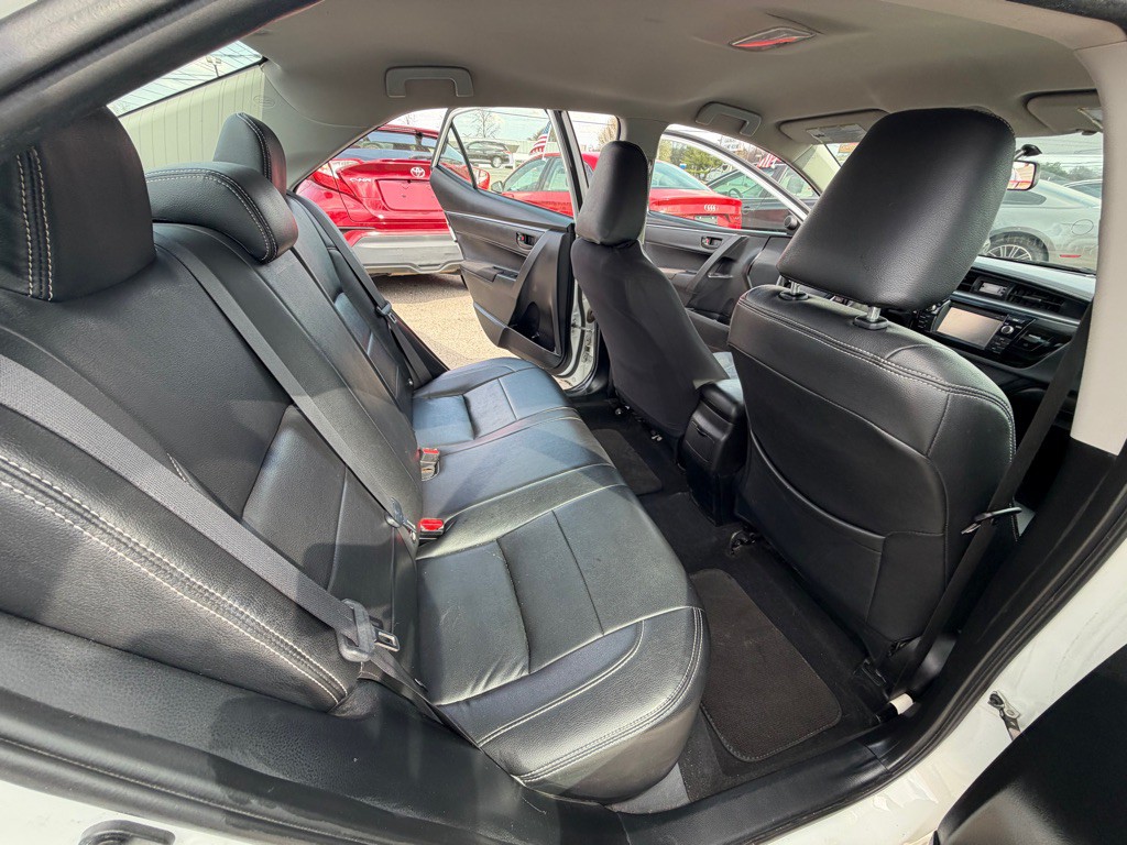 2016 Toyota Corolla Image 11