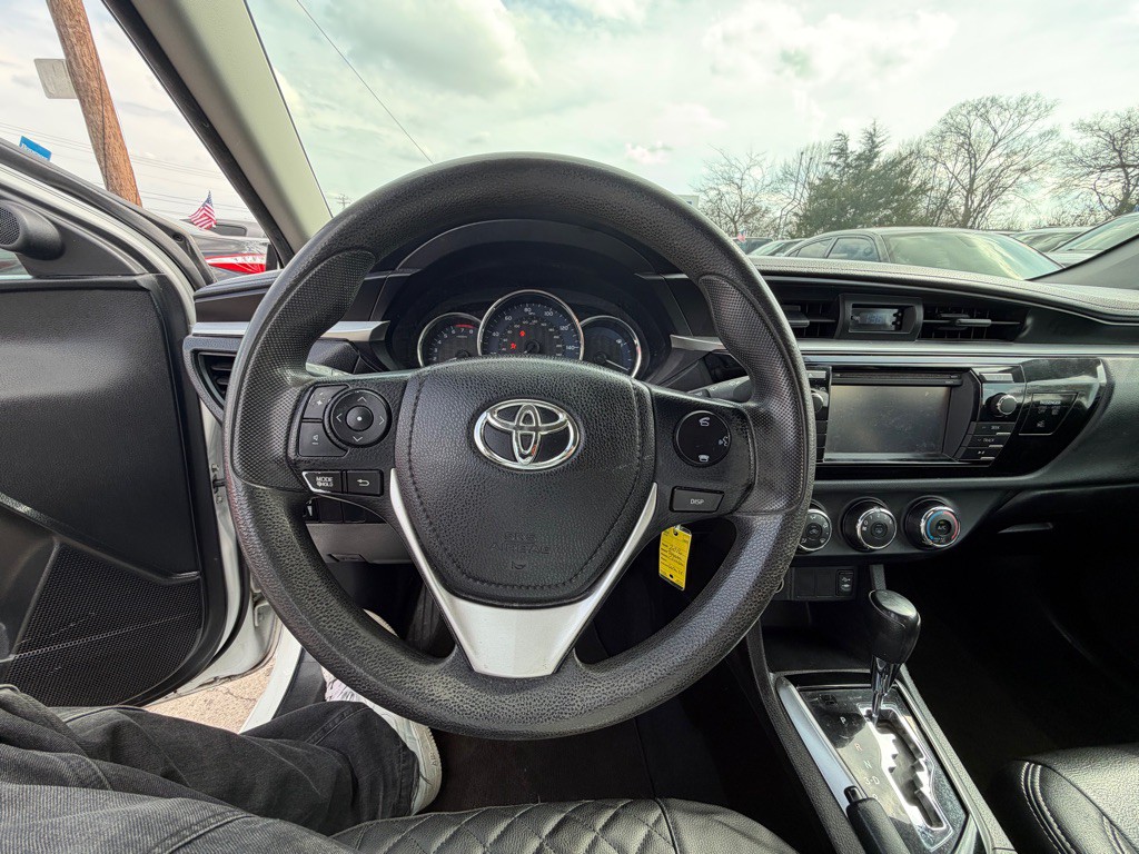 2016 Toyota Corolla Image 12