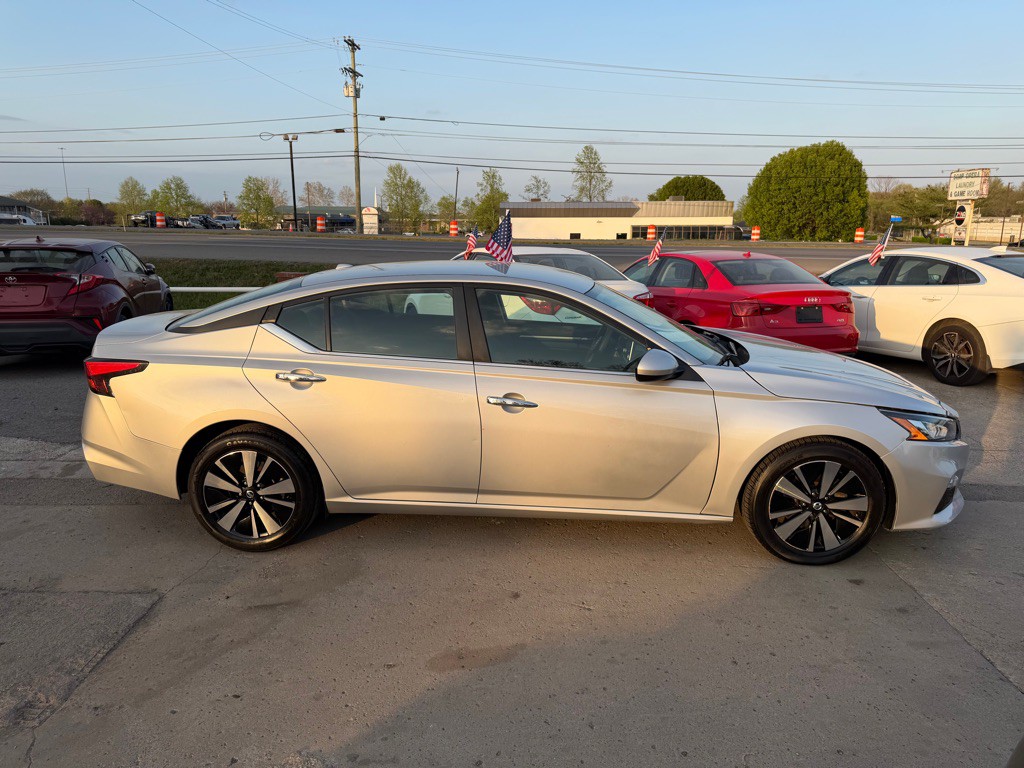 2022 Nissan Altima Image 4