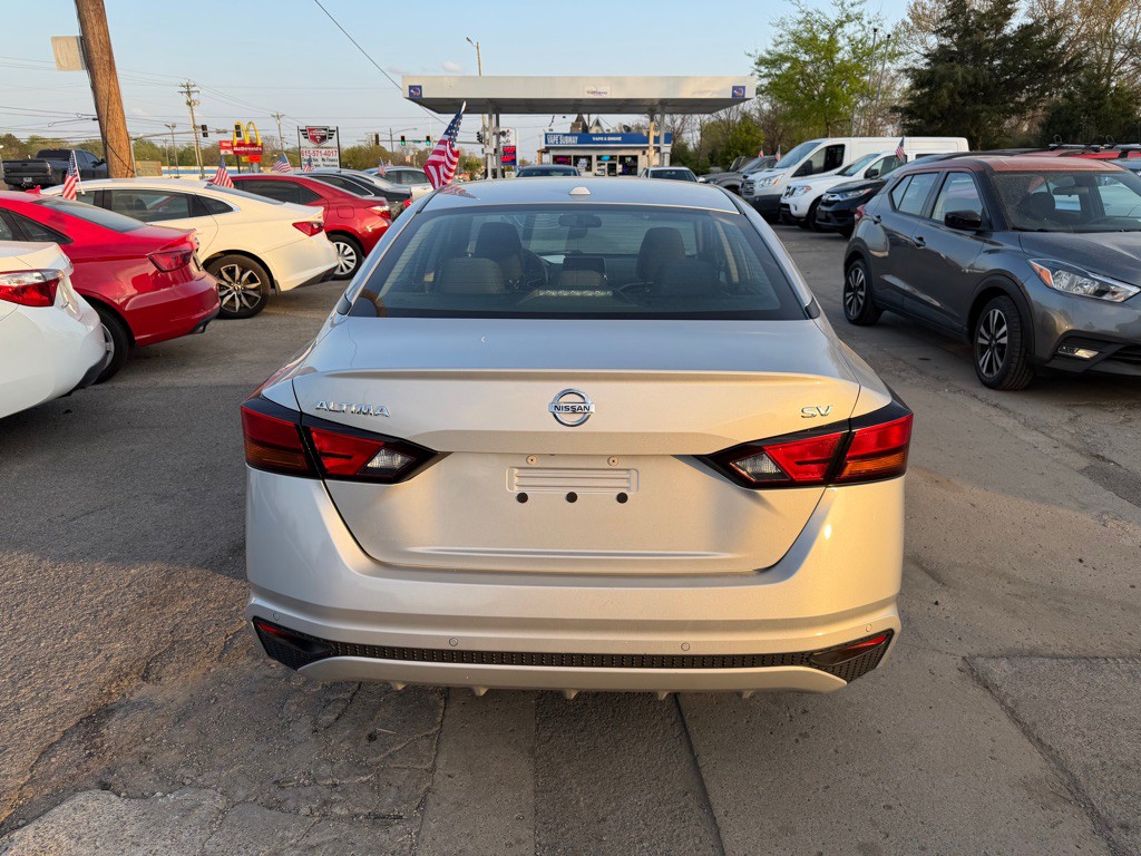 2022 Nissan Altima Image 6