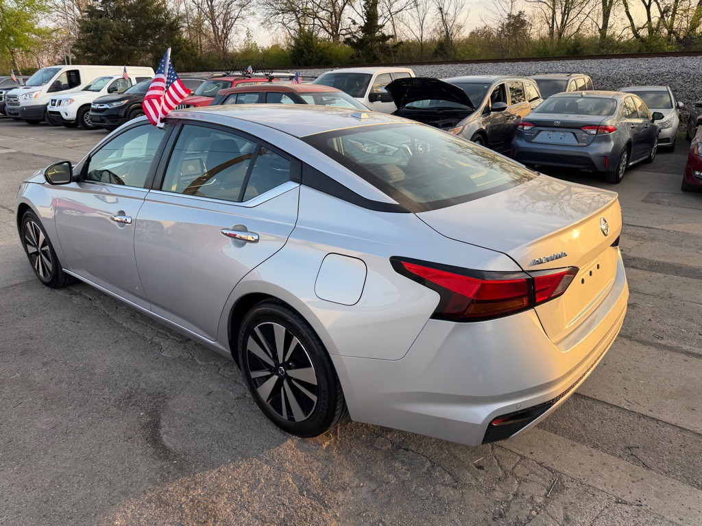 2022 Nissan Altima Image 7