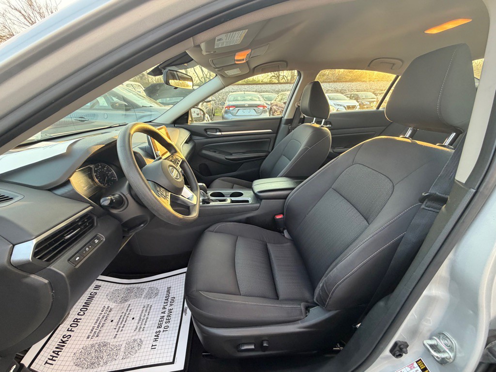 2022 Nissan Altima Image 8