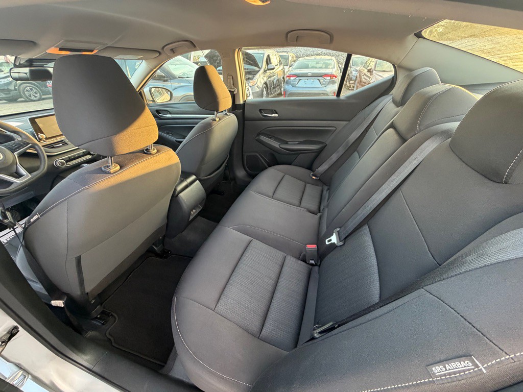 2022 Nissan Altima Image 10