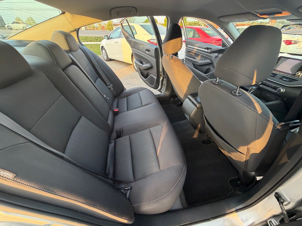 2022 Nissan Altima Image 11