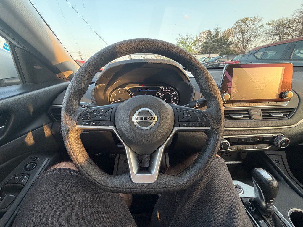 2022 Nissan Altima Image 12