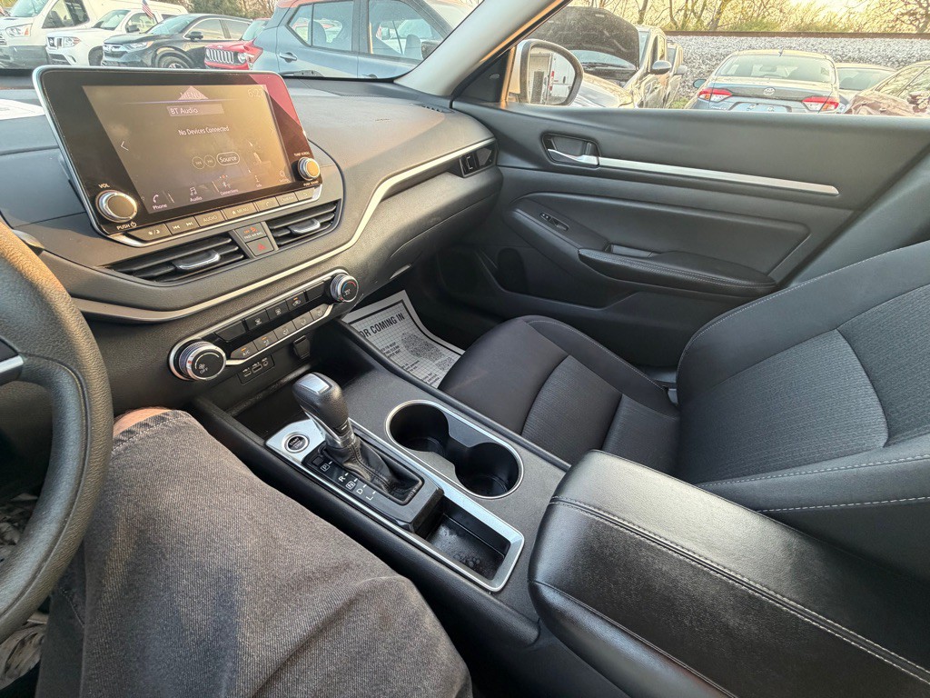 2022 Nissan Altima Image 14