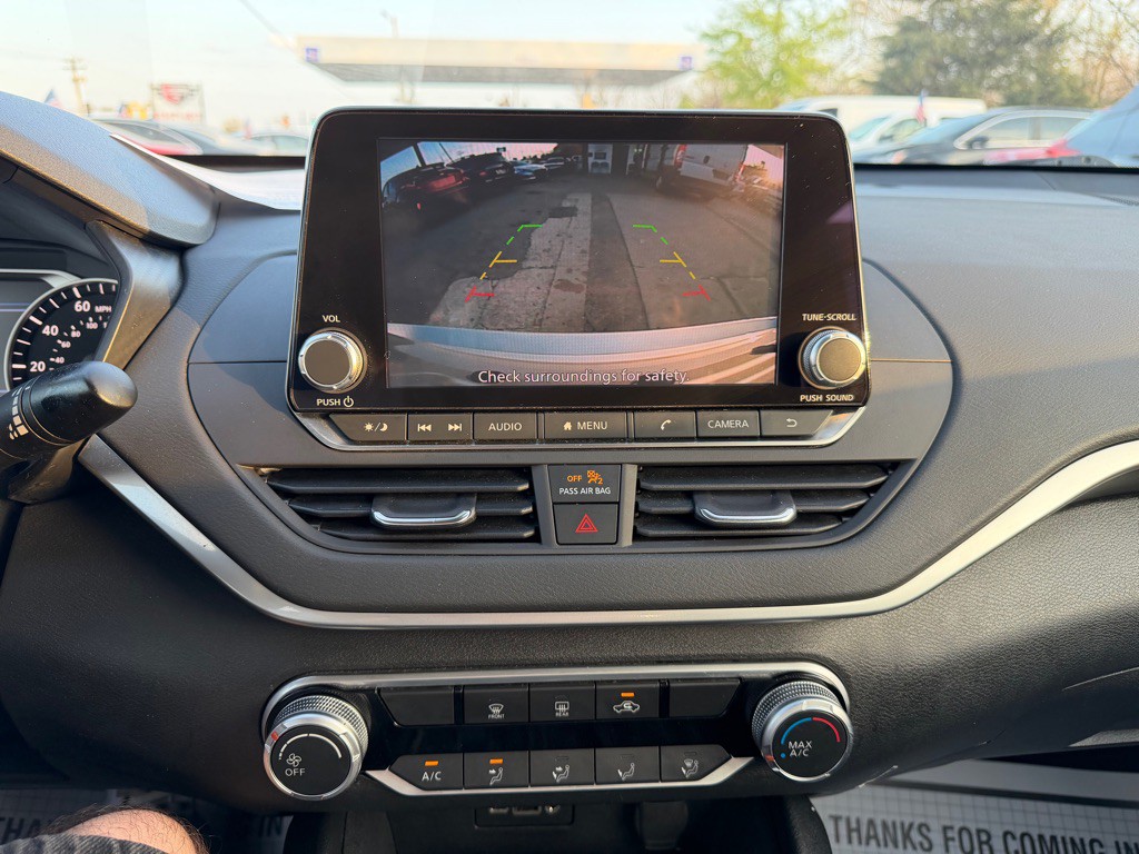 2022 Nissan Altima Image 15