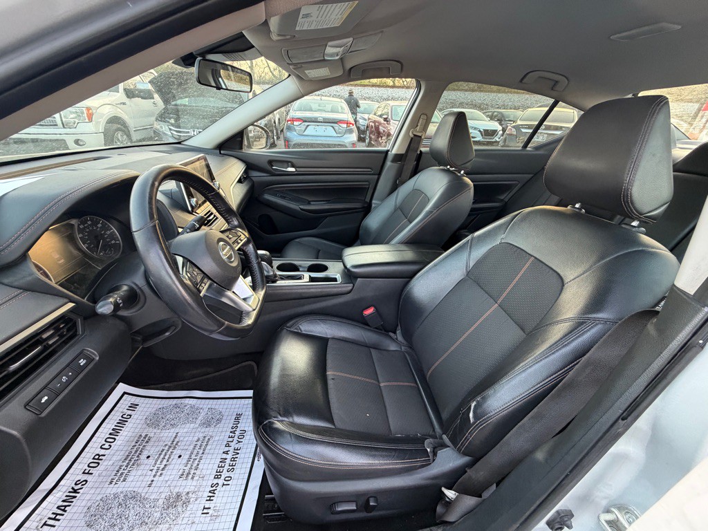 2021 Nissan Altima Image 8