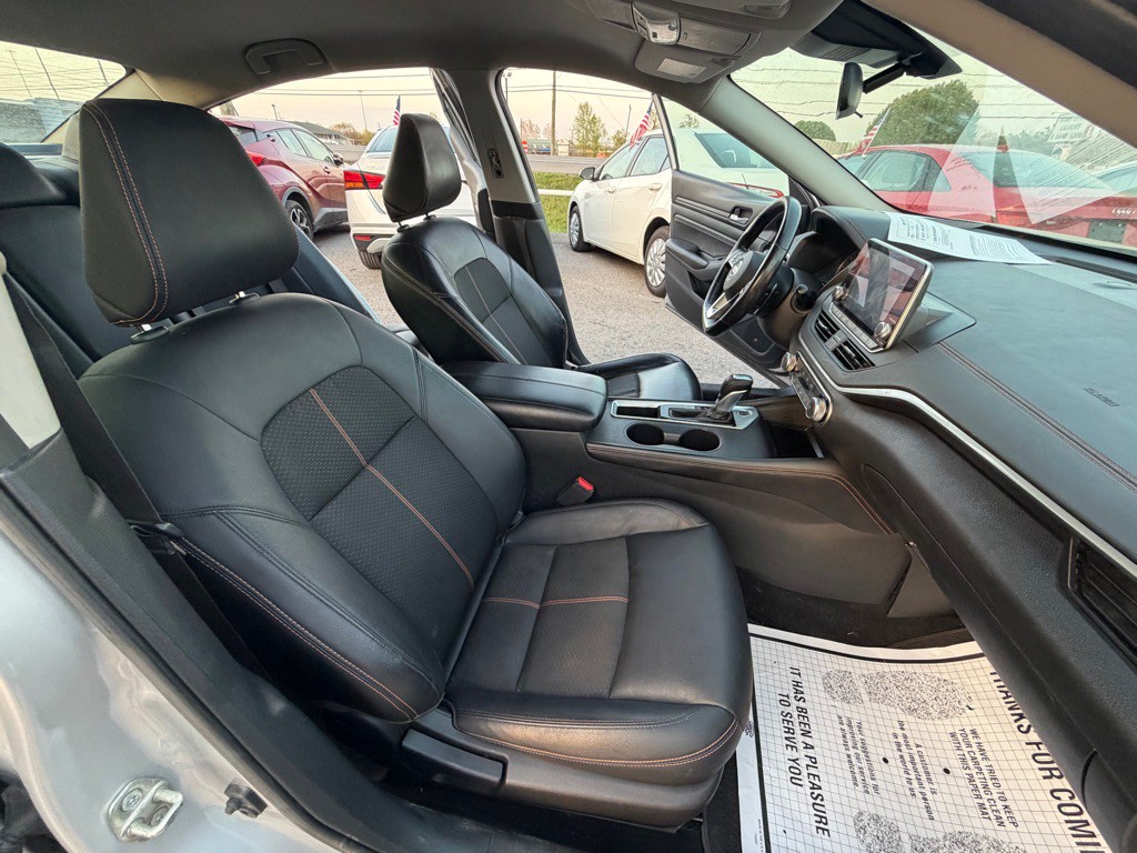 2021 Nissan Altima Image 9