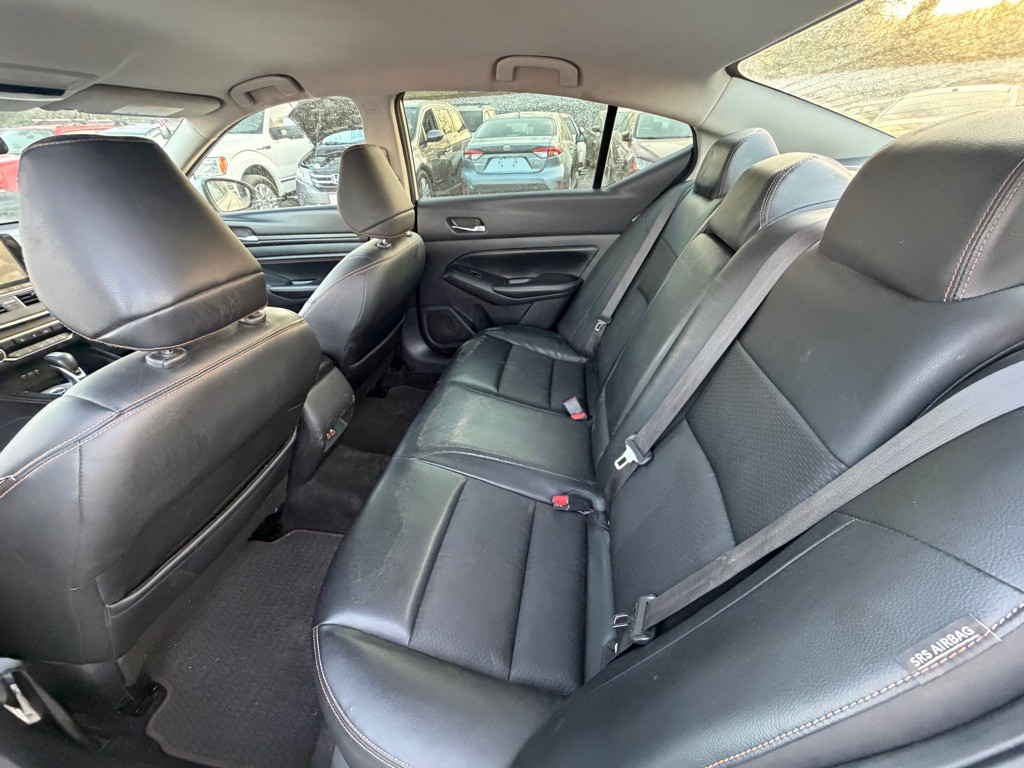 2021 Nissan Altima Image 10