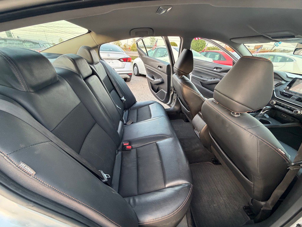 2021 Nissan Altima Image 11