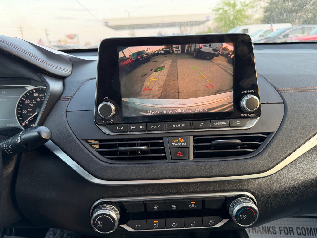 2021 Nissan Altima Image 15