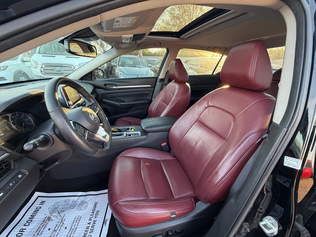 2019 Nissan Altima Image 8