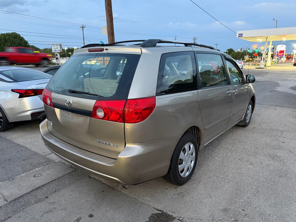 2007 Toyota Sienna Image 5