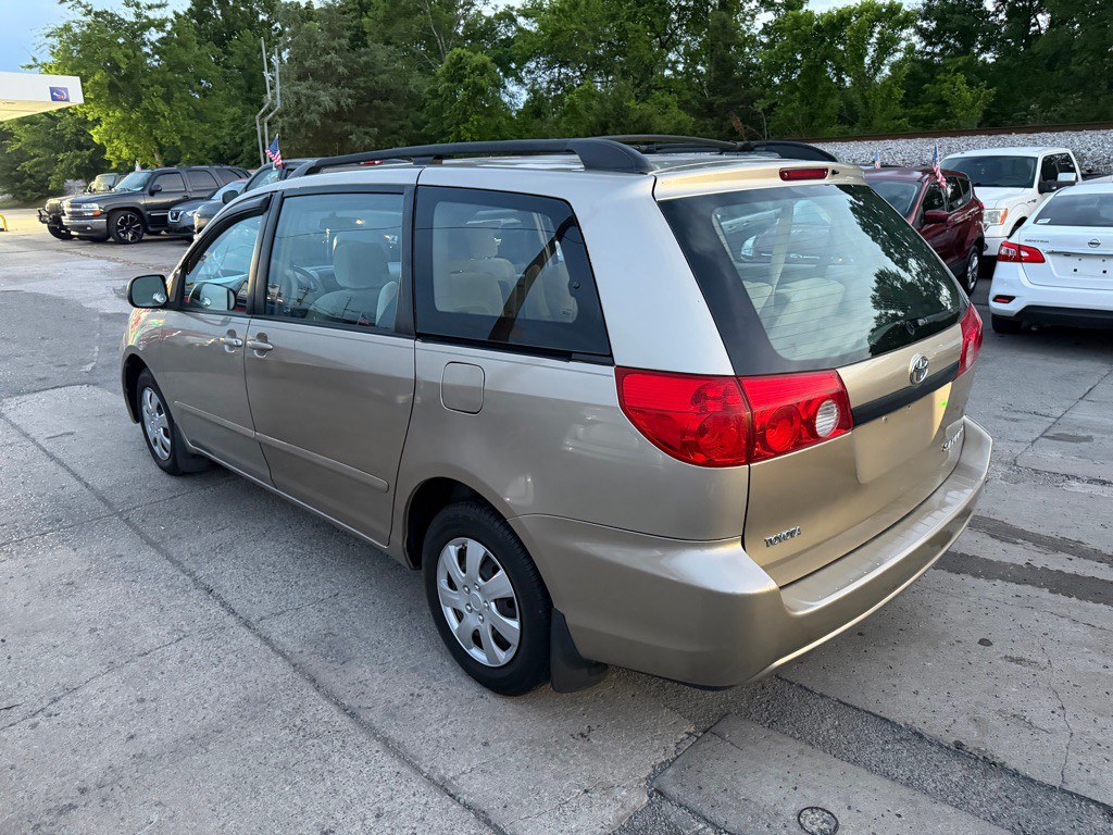 2007 Toyota Sienna Image 8