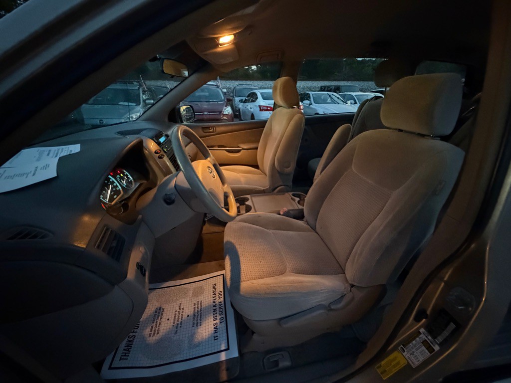 2007 Toyota Sienna Image 9