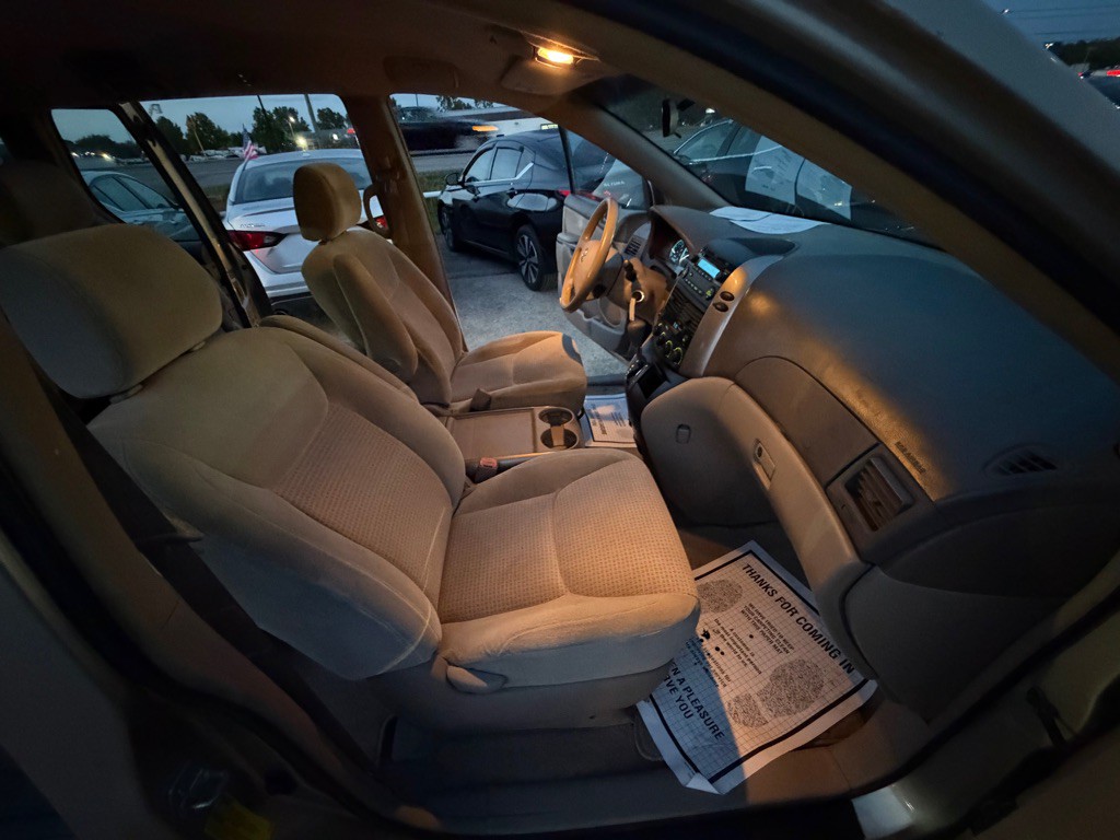 2007 Toyota Sienna Image 10