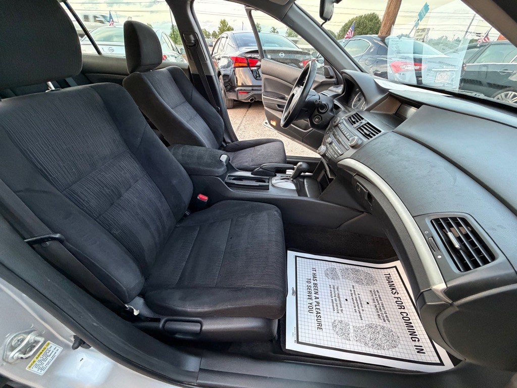 2012 Honda Accord Image 9