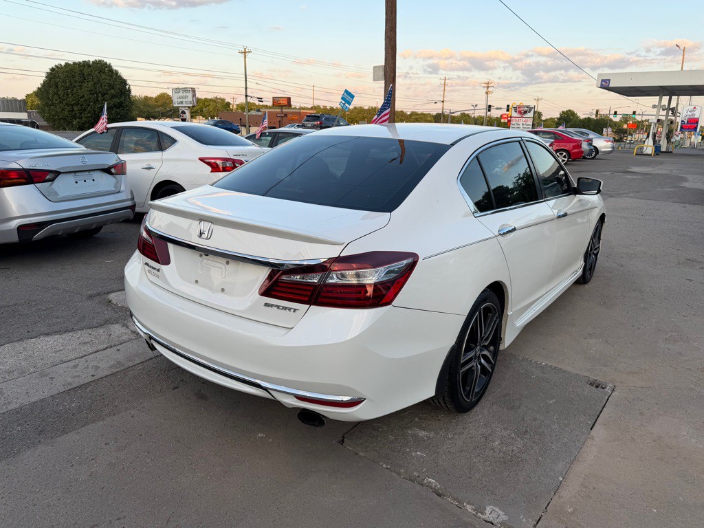 2017 Honda Accord Image 5
