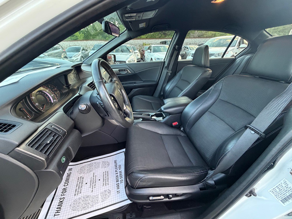2017 Honda Accord Image 8