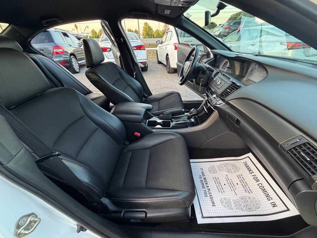 2017 Honda Accord Image 9