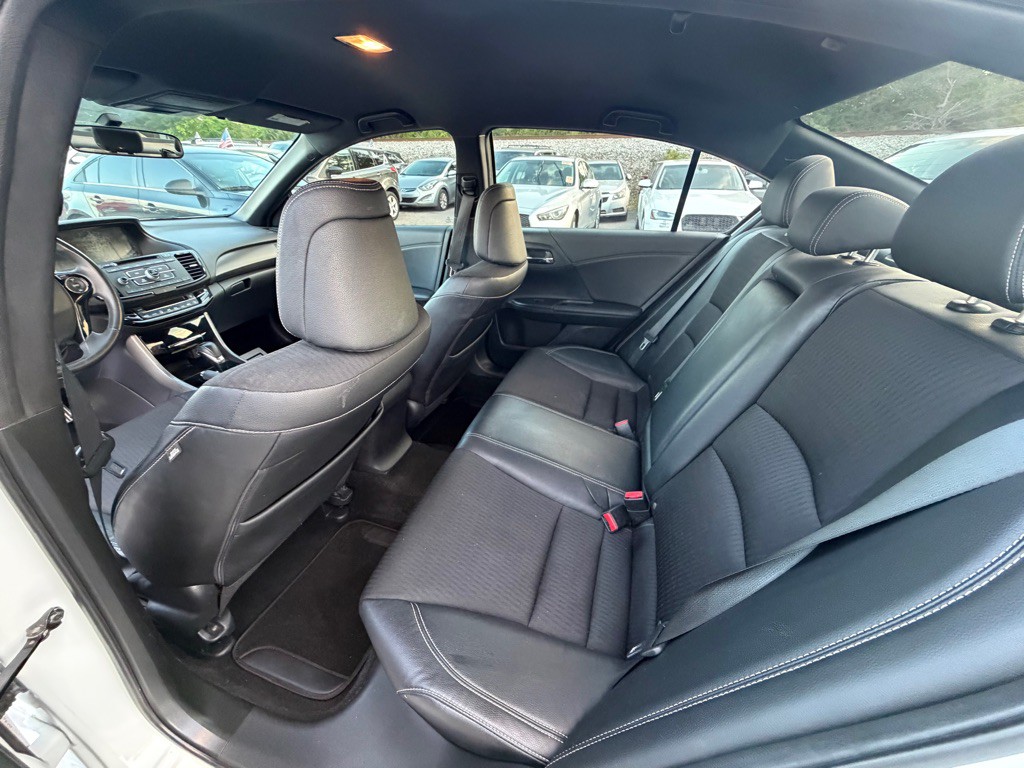 2017 Honda Accord Image 10