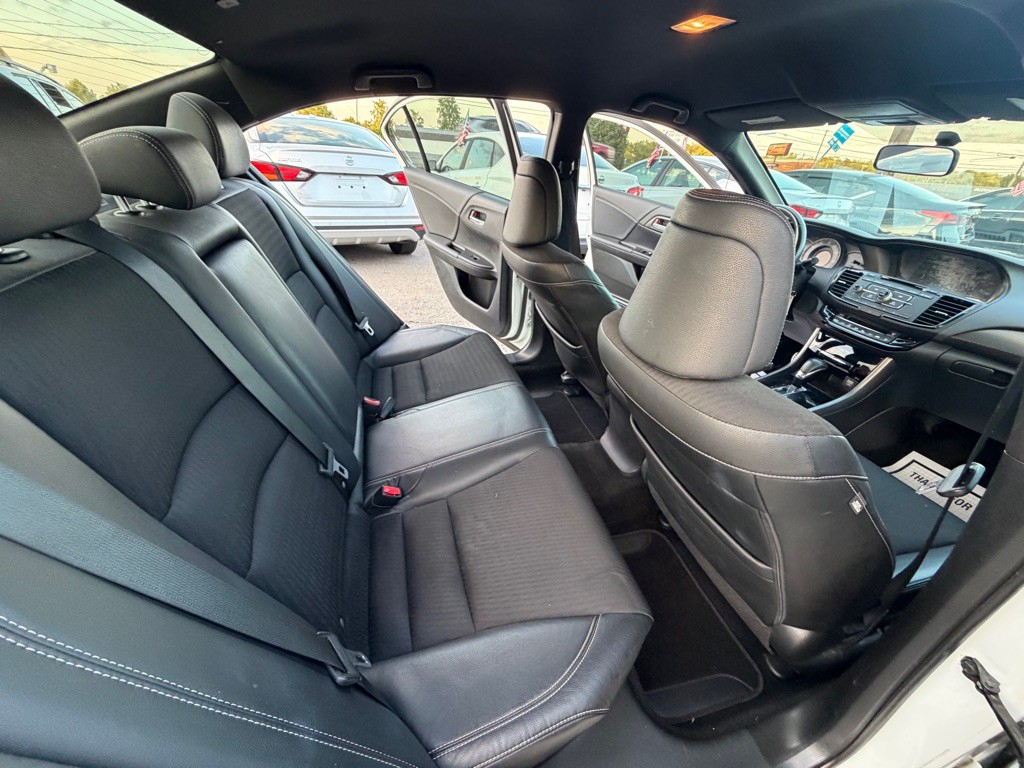2017 Honda Accord Image 11