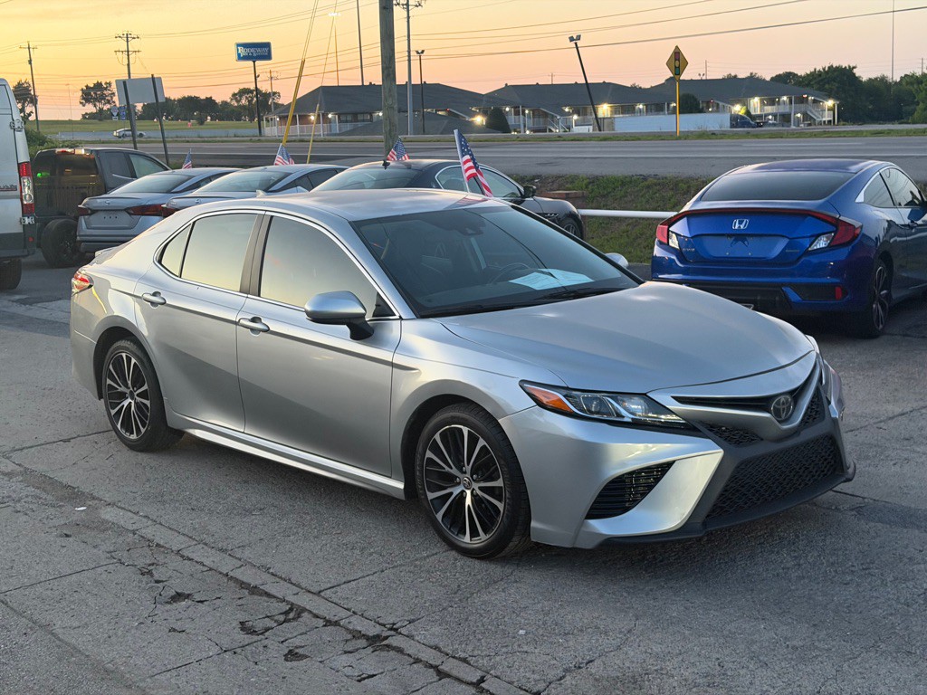 2020 Toyota Camry Image 3