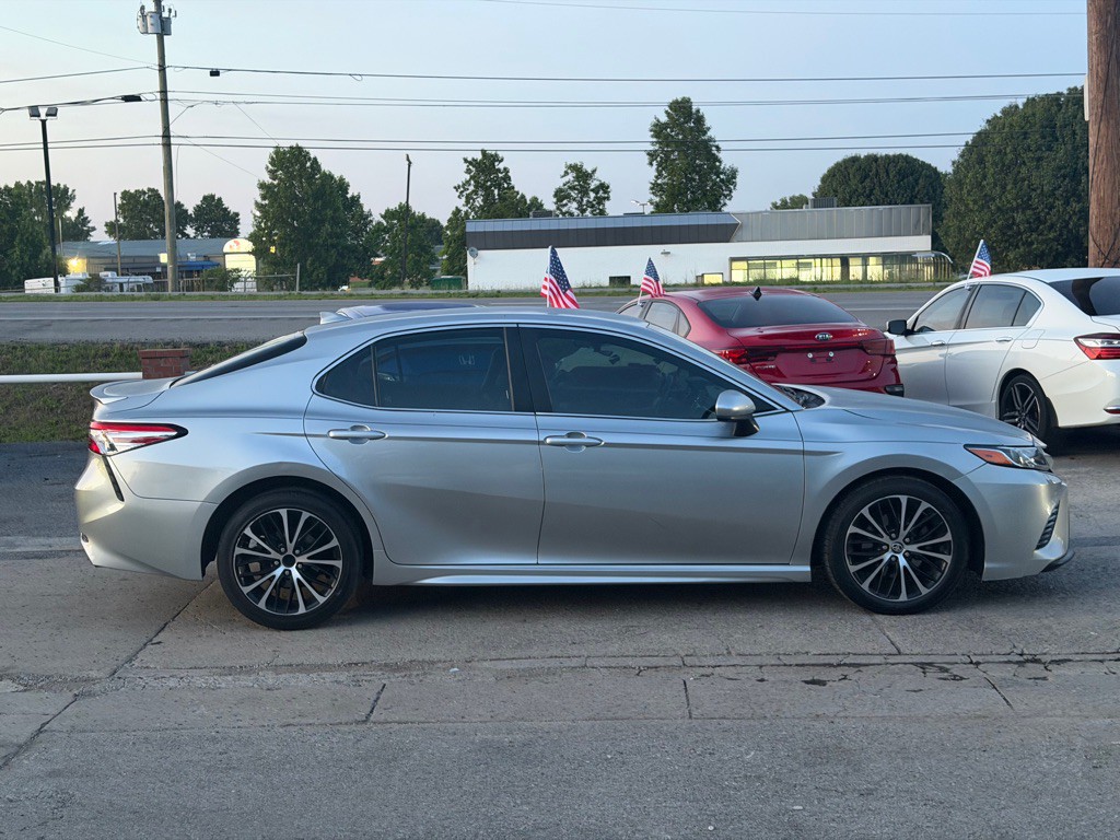 2020 Toyota Camry Image 4