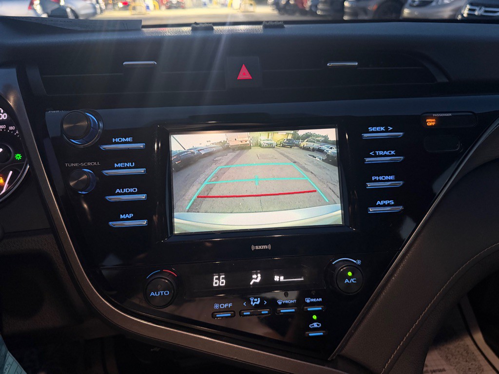 2020 Toyota Camry Image 16