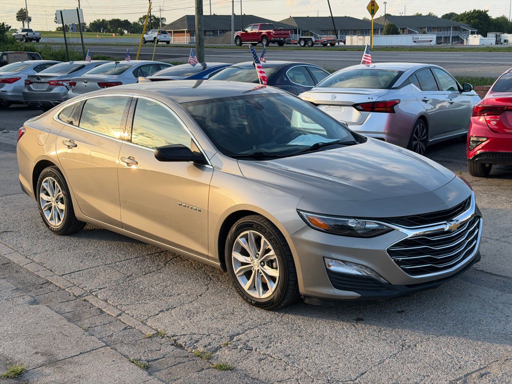 2022 Chevrolet Malibu Image 3