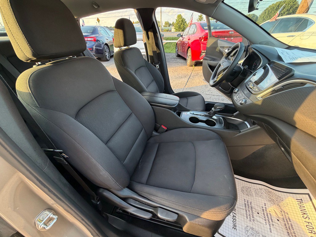 2022 Chevrolet Malibu Image 9