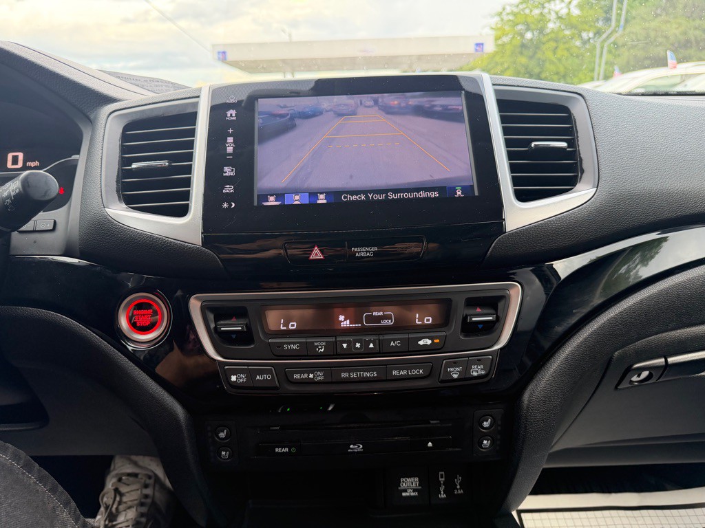 2017 Honda Pilot Image 17