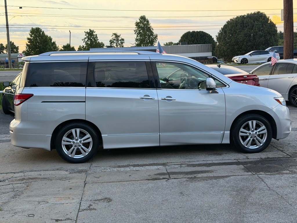 2011 Nissan Quest Image 4