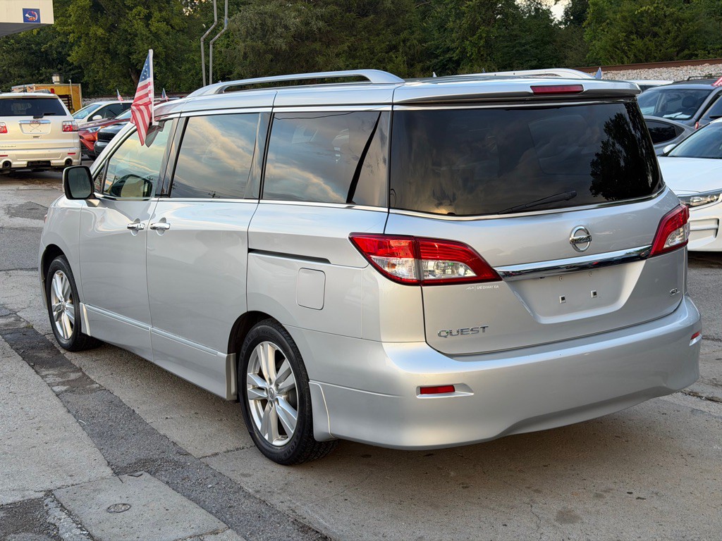 2011 Nissan Quest Image 8