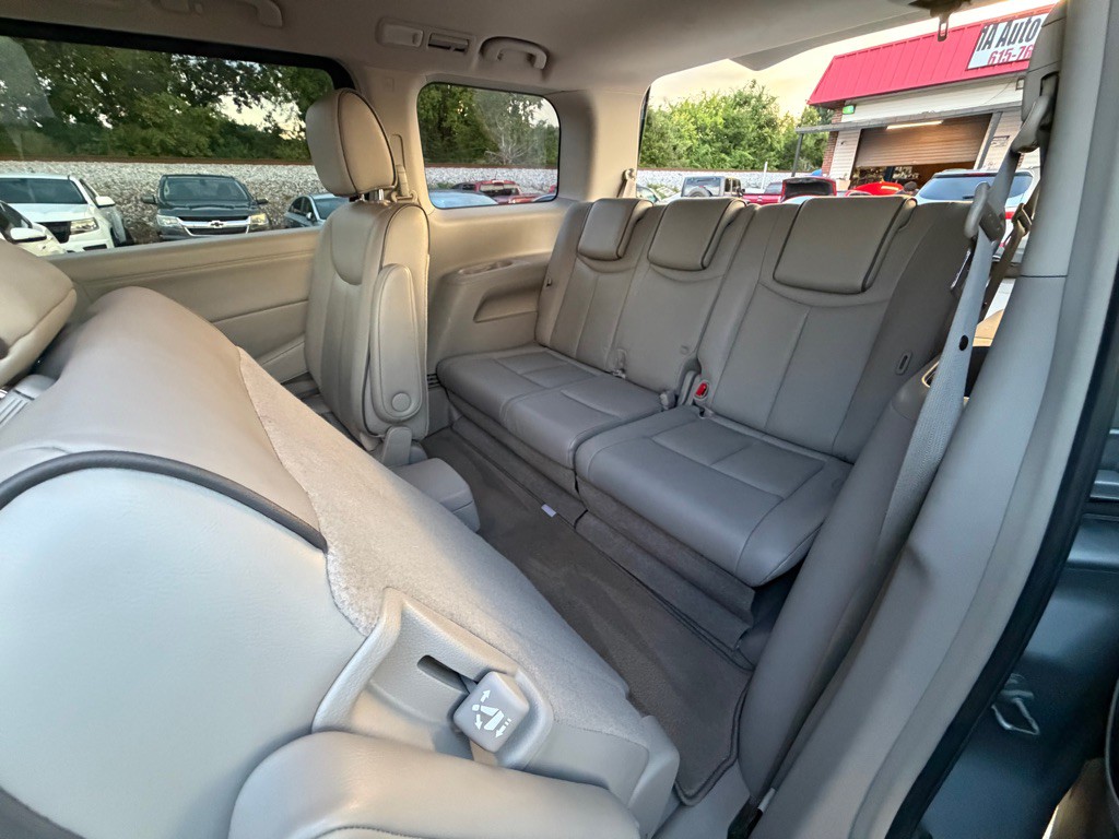 2011 Nissan Quest Image 12