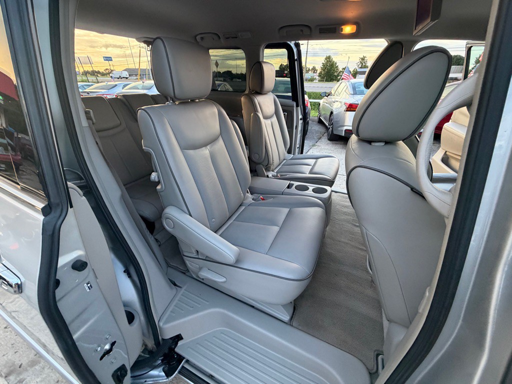 2011 Nissan Quest Image 13
