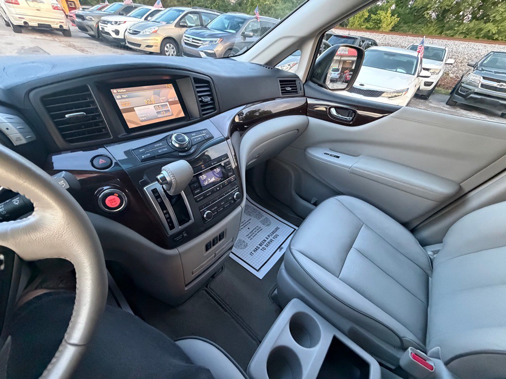 2011 Nissan Quest Image 16