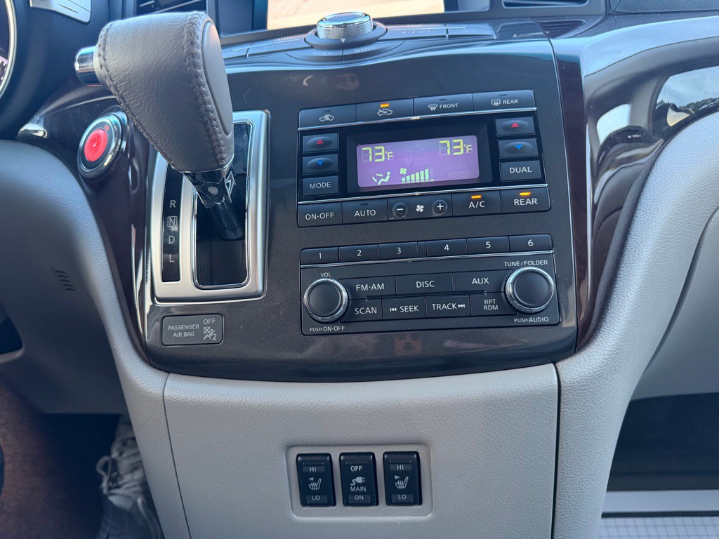 2011 Nissan Quest Image 18