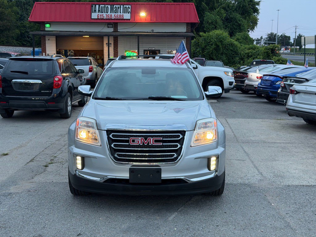 2017 GMC Terrain Image 2