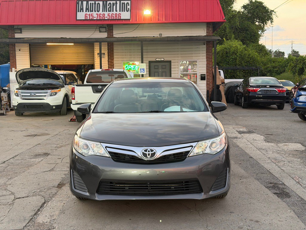 2014 Toyota Camry Image 2