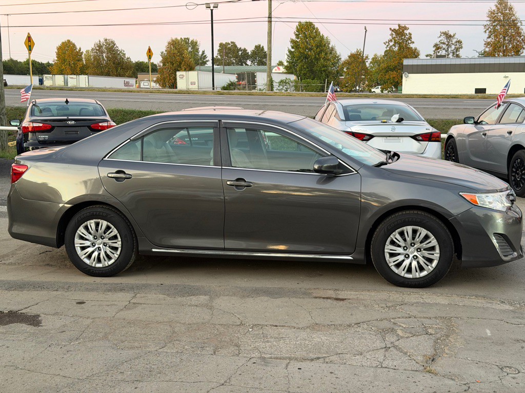2014 Toyota Camry Image 4
